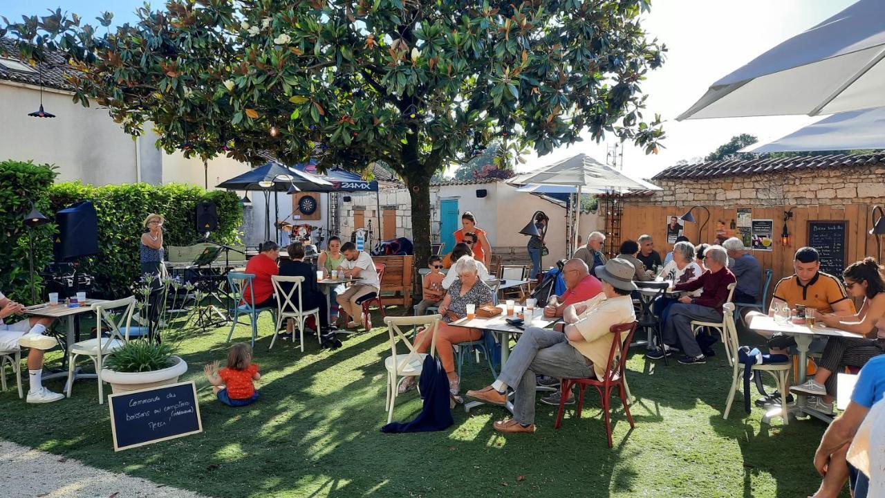 L'Auberge Des Artistes Nieul-sur-l'Autise Exterior foto